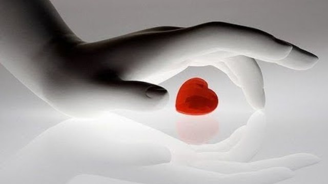 Арсений Якшиянц   -   Целуя нежно и осторожно