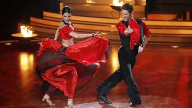 ИГОРЬ АШУРОВ  -  КРАСОТКА