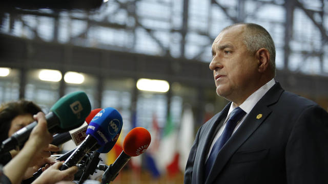 Борисов праща министри да обясняват на президента Радев за обществените поръчки