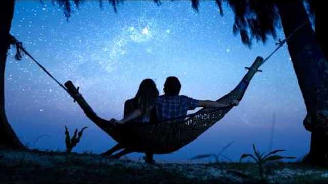 НIЧ ЯКА МИСЯЧНА