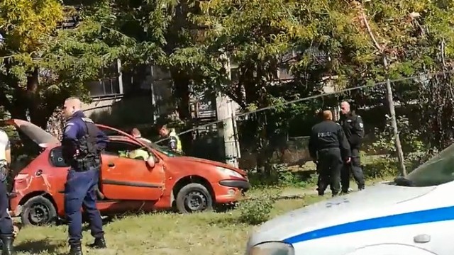 Aрестувахa пиян шофьор без книжка след гонка с полицията -Потрошени коли и изкоренени дървета след гонка с пиян шофьор в Пловдив