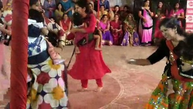 Indian garaba dance - mums and daughter