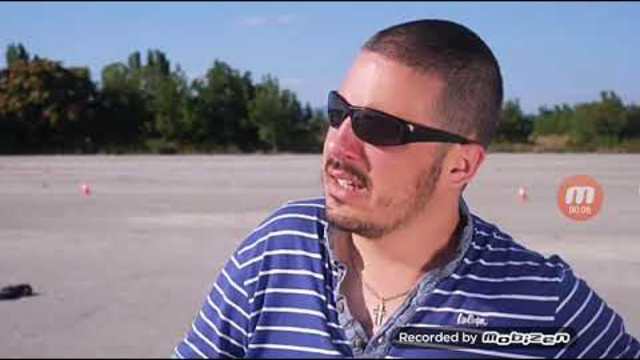 Инструктур на кръстопът смях