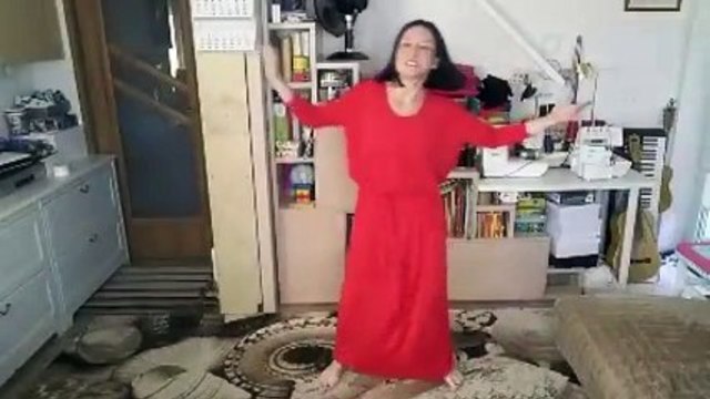 TANCZE I SIE WYGLUPIAM - обичаме тази дама в ARTV - Продължавайте да ни учите!