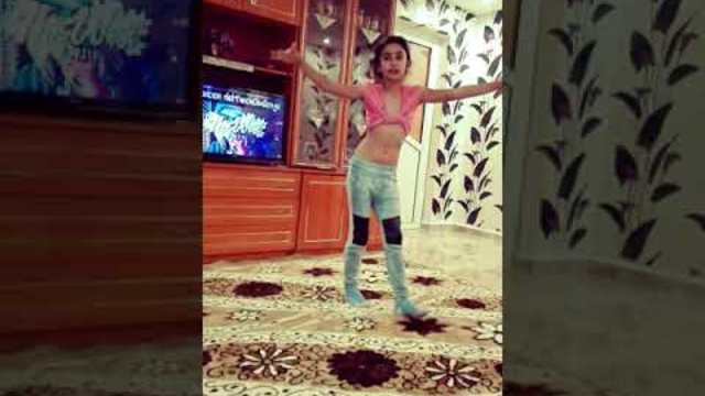 #Kuchek #Malkomomicheigraekuchek Разиграване на кючек малко момиче. (Cancion  de puch kuchеk )