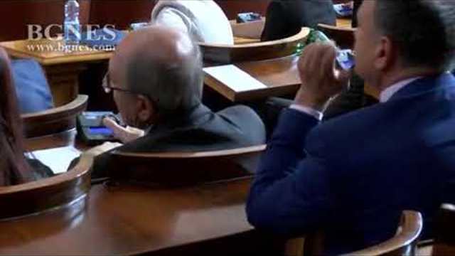 Третият вот на недоверие към кабинета „Борисов-3“ е неуспешен