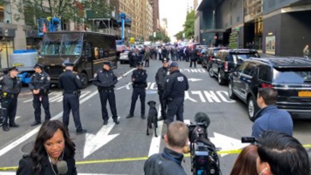 Опитите за бомбардировки се появяват на целевите изтъкнати либерал