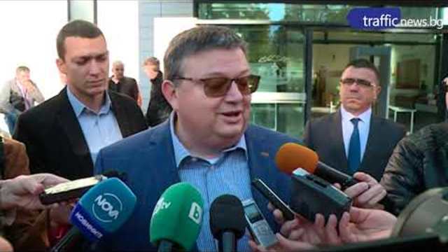 Сотир Цацаров: В ход е процедура за екстрадицията на Николай и Евгения Баневи