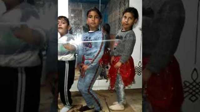 Малки деца играят кючек 😄😆😜😆😆