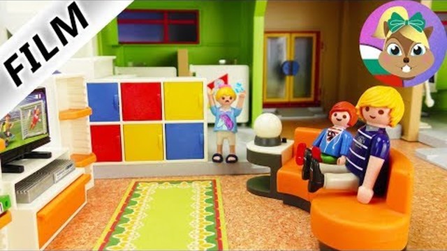 Плеймобил Филм | Семейство Фогел се мести в новото УЧИЛИЩЕ!? Това класната стая на Хана ли е?