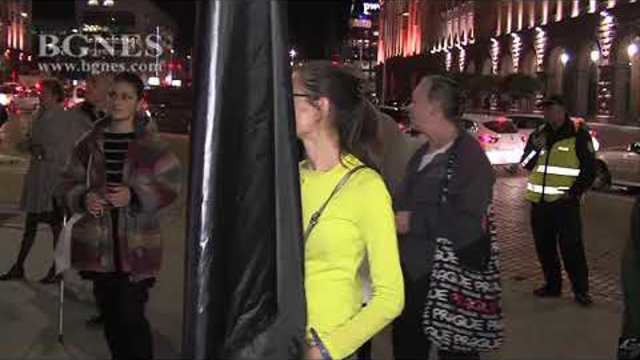 "Оставка или беля" - под това мото, в унисон с Хелоуин, протича днешният пореден протест на майките