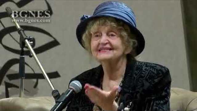 Книга с документални истории на хора, преживели битката с рака на гърдата