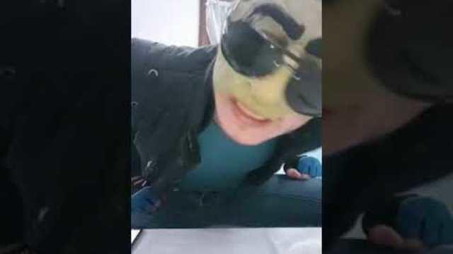 Психар псува и заплашва на лайф (СМЯХ)