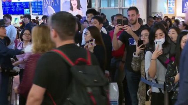 Мейджър Лийг Бейзбол звезди пристигат в Токио за изложба серия в Япония