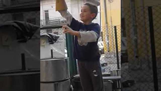 Смях до  уши.