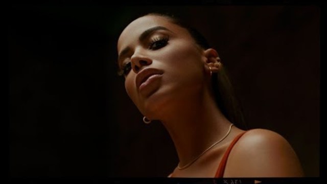 Anitta - Não Perco Meu Tempo (Official Music Video)