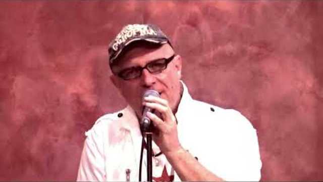 Валерий Палаускас  -  НАС ЗАКРУЖАТ ЛИСТЬЯ ЖЁЛТЫЕ