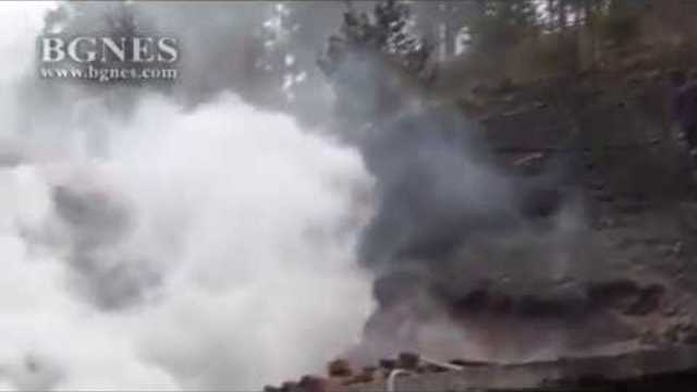 Къща горя в село край Якоруда, семейство с малко дете обгазени