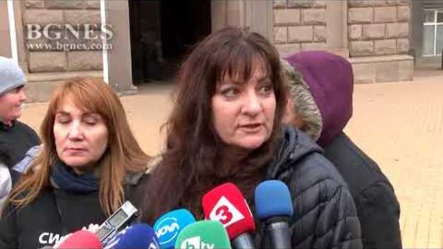 Протестът на майките продължава, докато не бъде гласувана оставката на Симеонов