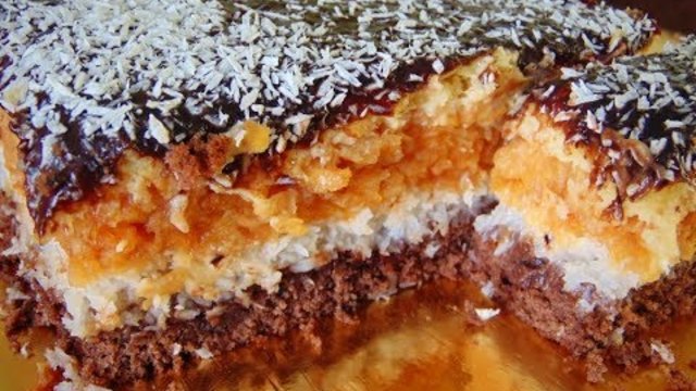 Варшавський яблучник. Ексклюзивний рецепт пляцка, який "підірвав" інтернет