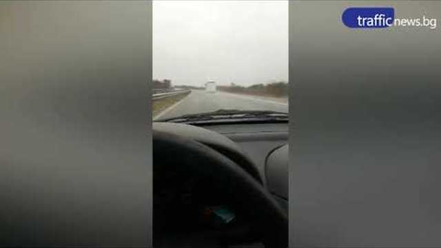 Автобус кара с над 130 км/час на магистралата