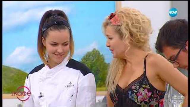 Рецептата днес: Пъстърва с топла картофена салата със скариди и щолен с марципан - На кафе