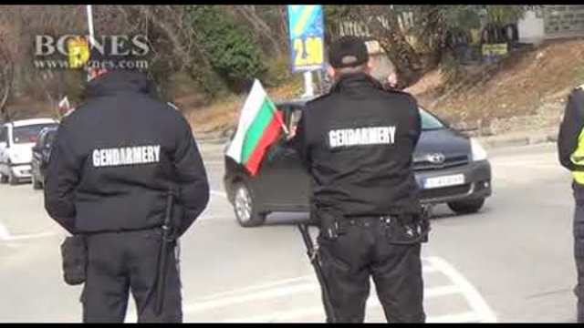 70 автомобила блокираха движението на Е-79 край Благоевград