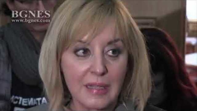 Манолова: От 1 септември хората с увреждания остават без помощ по Закона за личната помощ