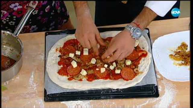 Рецептите днес: Пица с манатарки лук и пеперони и Миди със селъри, джинджифил и къри паста