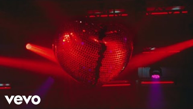 Mark Ronson - Nothing Breaks Like a Heart (Official Video) ft. Miley Cyrus