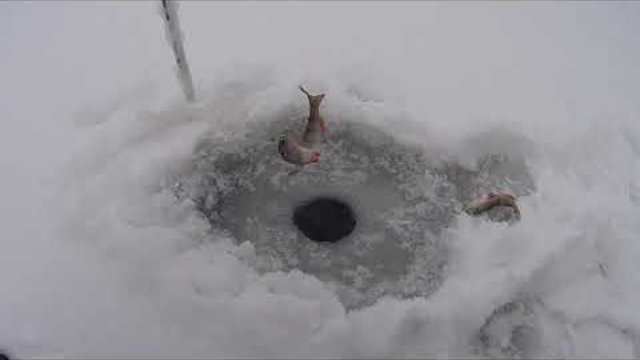 Зимняя рыбалка, в поисках рыбы, полнолуние,клева нет. 25 11 2018