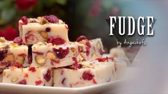 Fudge de Chocolate Blanco con Arándanos y Pistachos · Receta Fácil y Rápida