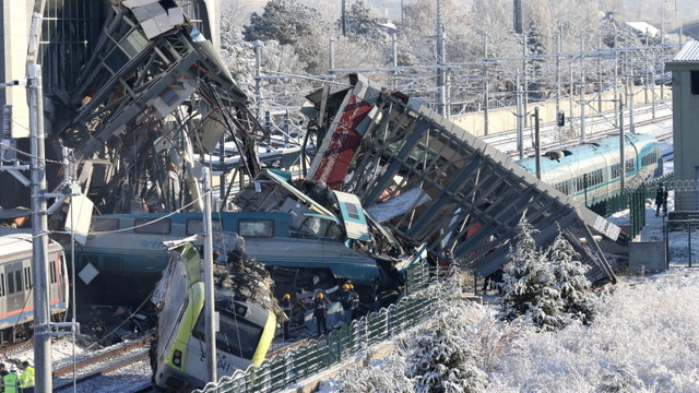Трагедия в Турция тежка катастрофа с влак -  9 загинали, над 80 ранени