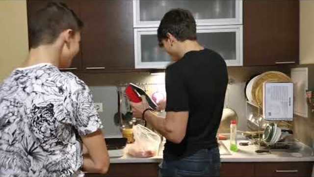 Готвене и много смях