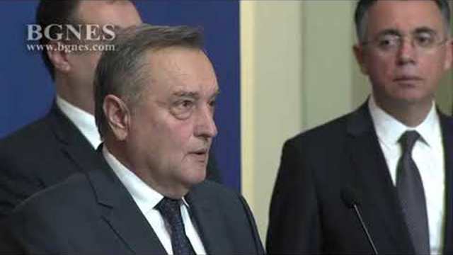 Патрулните полицаи ще окажат съдействие как се закупуват винетки през телефона