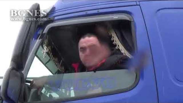 Гърция спря навлизането на ТИР-ове в страната заради снеговалеж