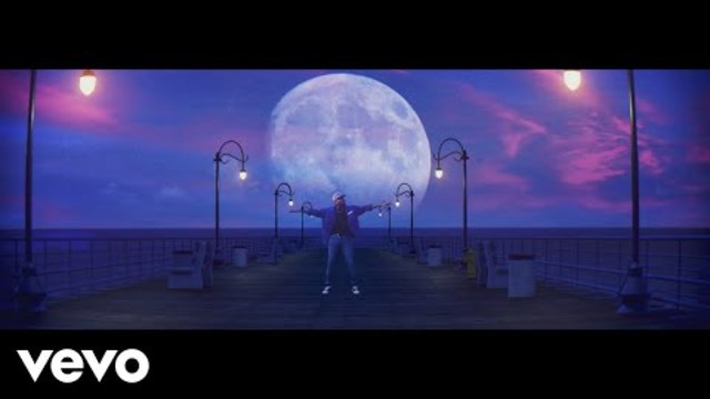 Chris Brown - Undecided (Official Video)
