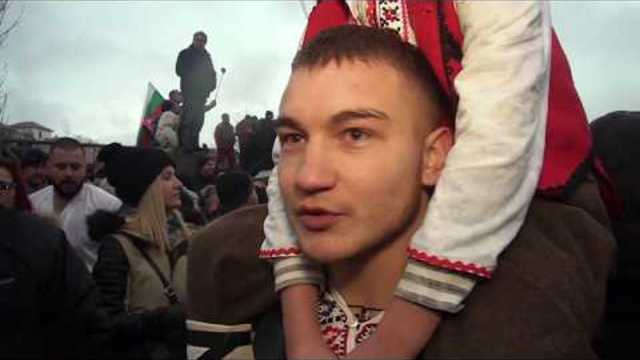 Мъжкото хоро в Калофер