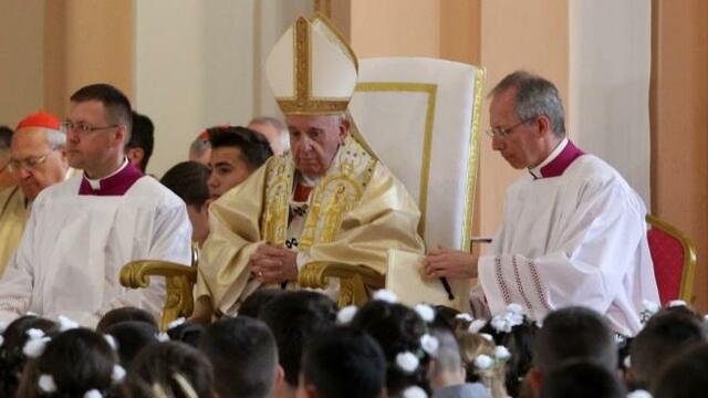 Папата се помоли за Мир на Земята в София 2019 г. Папа Франциск посети България (ВИДЕО)