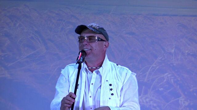 Валерий Палаускас  -  ТЫ НЕ МОЯ