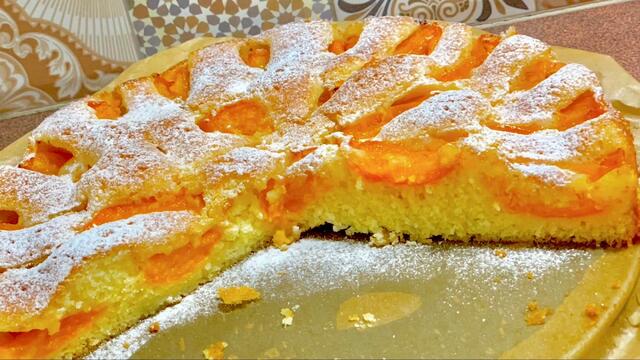 Сладкиш с кайсии - толкова нежен и вкусен, че преди да довършите първия, ще забъркате още един!