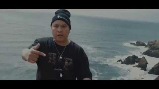 Estranghero - It's Ok (Official Music Video)