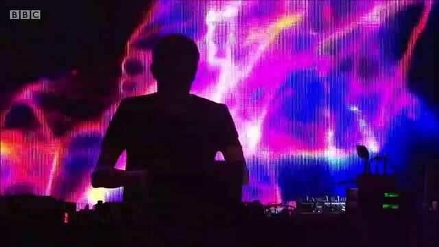 Джон Хопкинс ремикс на Орбитал - Halcyon - на живо в Гластънбъри 2019 - 28 юни