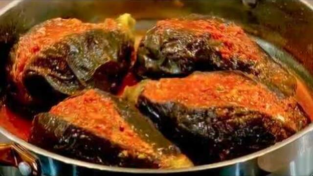 Пълнен патладжан - ароматно сочно ястие, невероятно вкусно в горещ и в студен вид