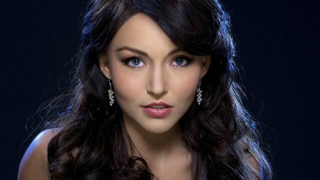 Esa Hembra Es Mala || Teresa