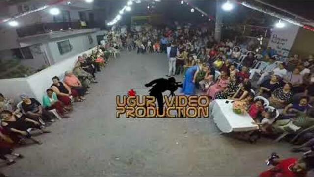 Момиче и момче играят уникален кючек